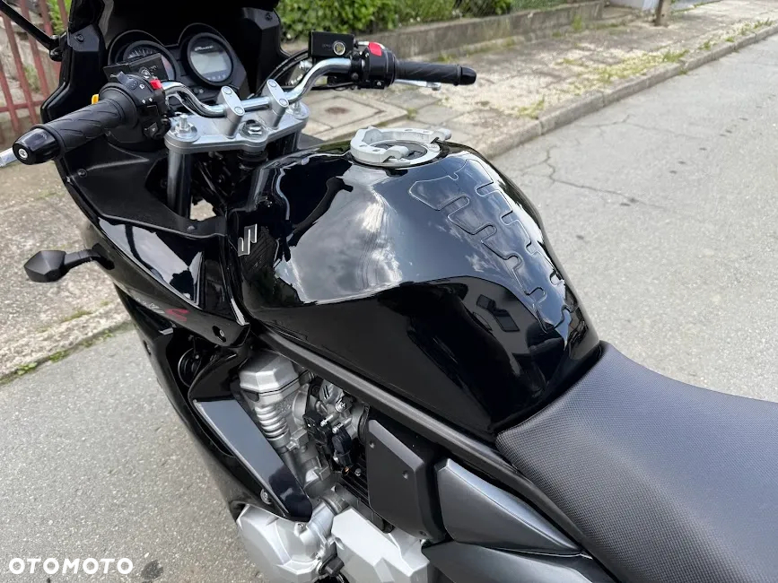 Suzuki V-STROM - 7