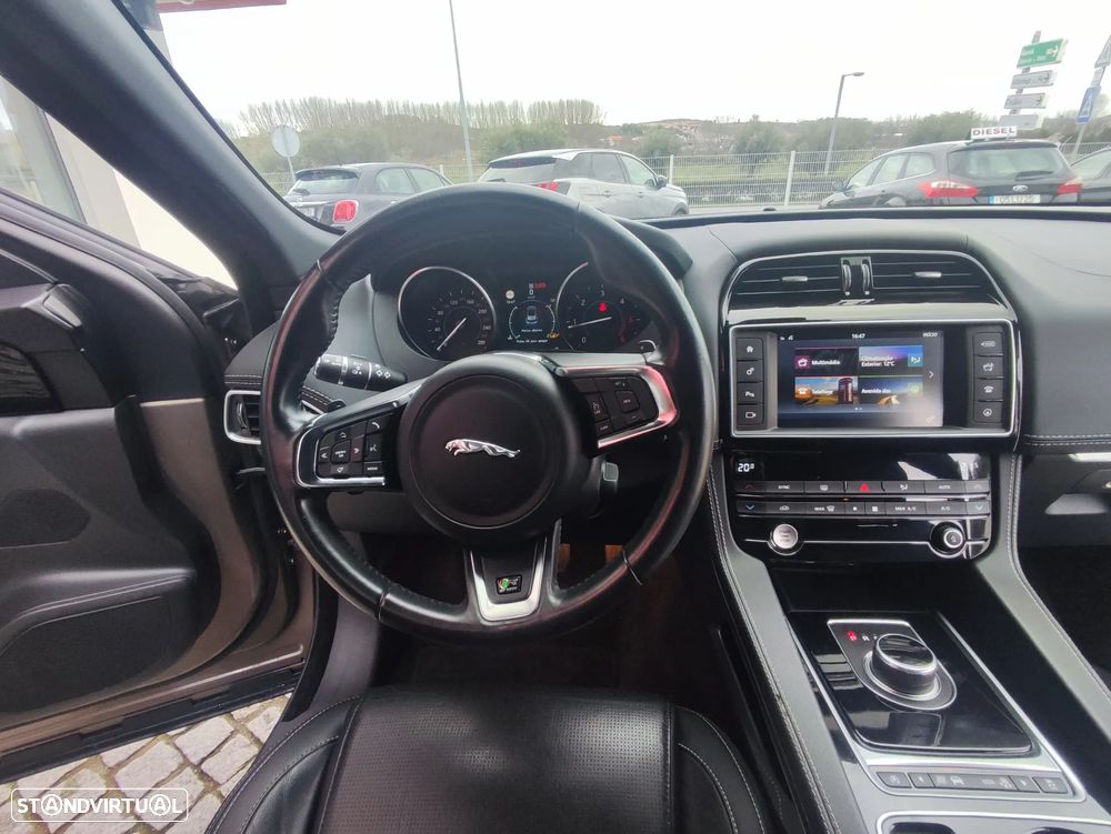 Jaguar F-Pace 20d AWD Aut. R-Sport - 19