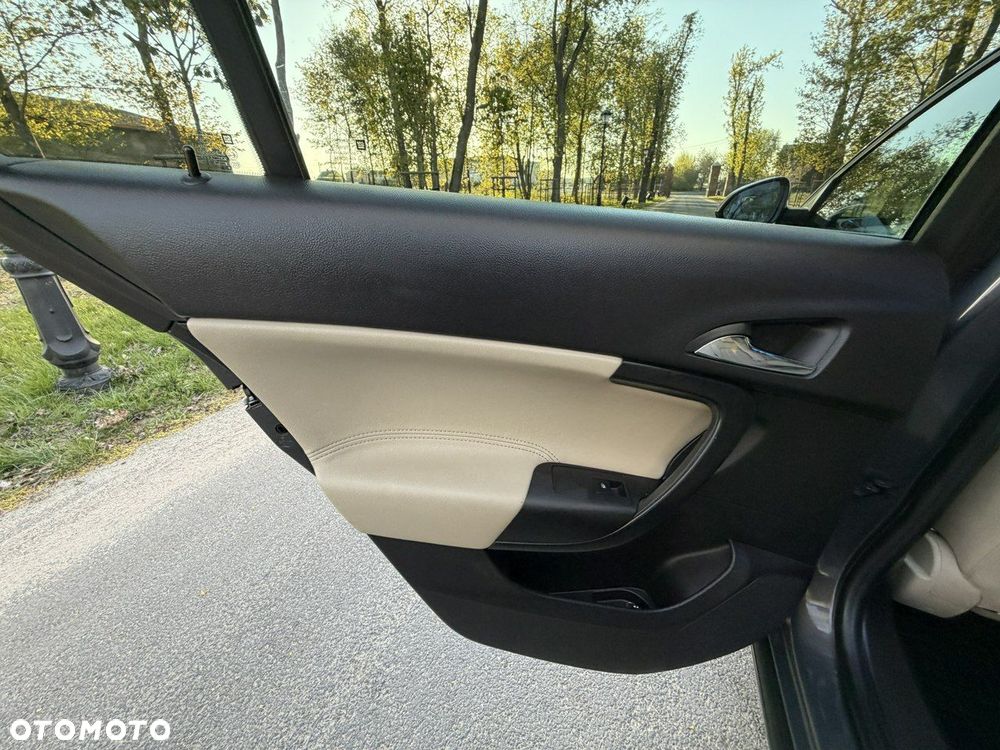 Opel Insignia - 22