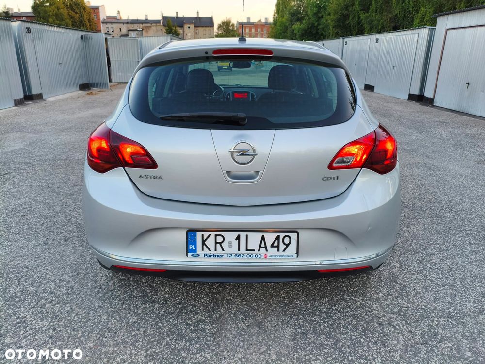 Opel Astra 1.6 CDTI Enjoy - 11