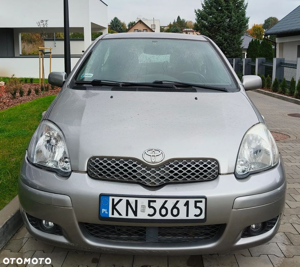 Toyota Yaris 2003 photo 4