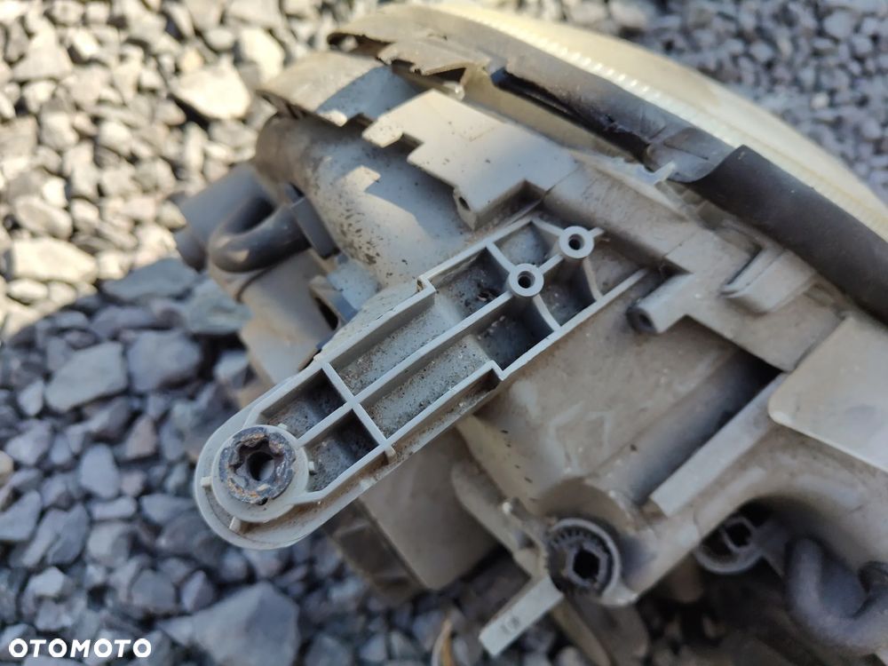 MERCEDES W209 CLK LAMPA przednia przód Prawa Lewa CAŁE ZACZEPY! uk H7 - 12