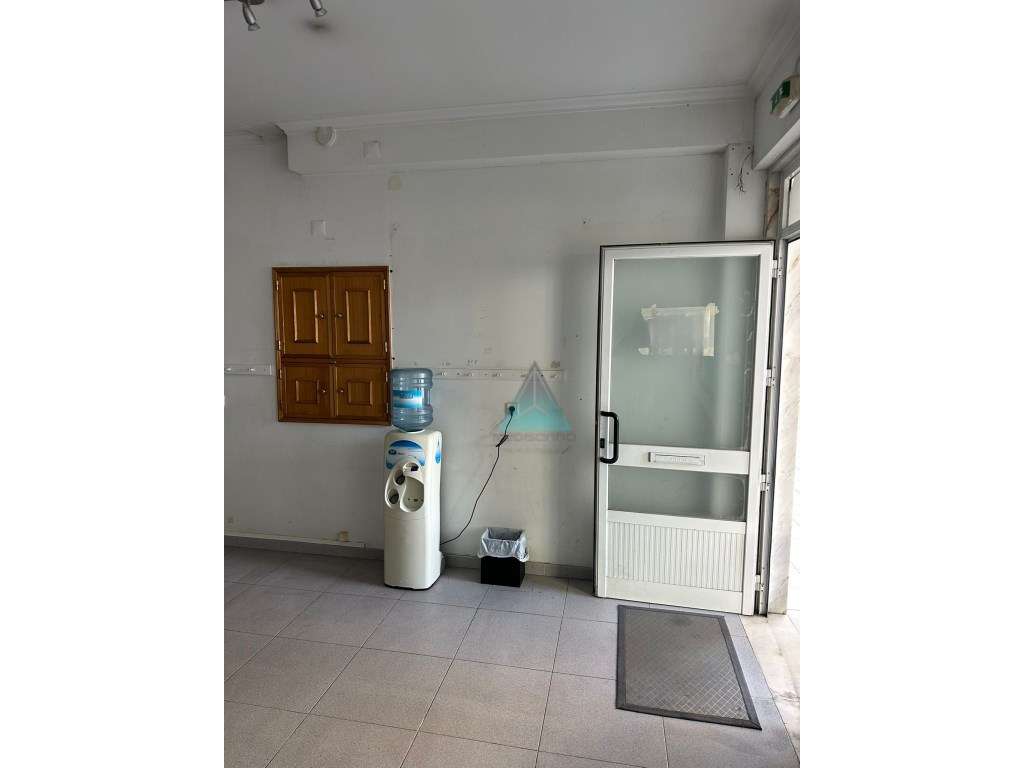 Espaço comercial com 101,36 m² Amadora situado no centro da Amadora - Grande imagem: 2/13