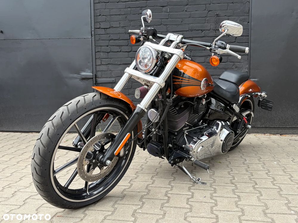 Harley-Davidson Softail Breakout - 14