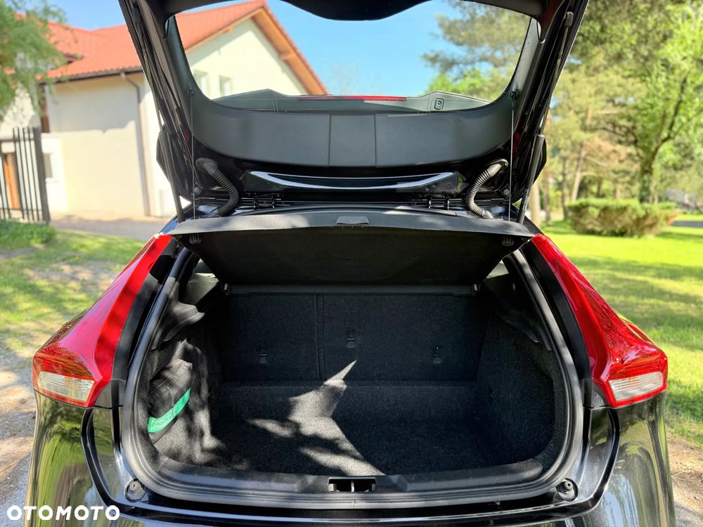 Volvo V40 D2 Momentum - 34