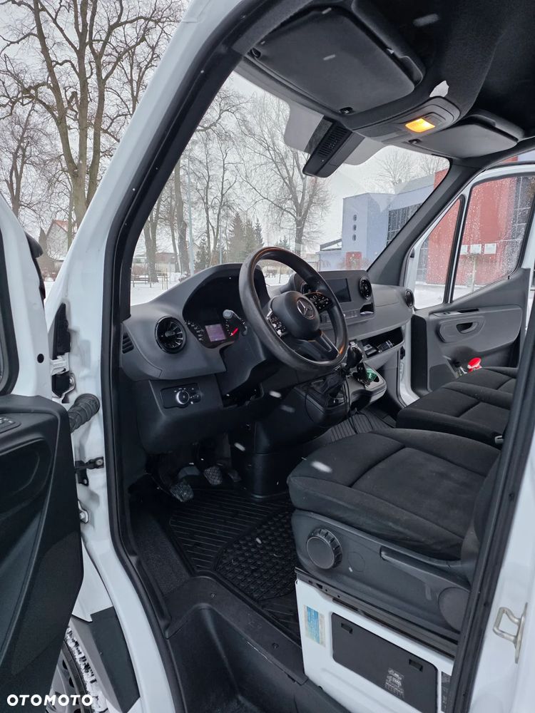 Mercedes-Benz Sprinter - 6