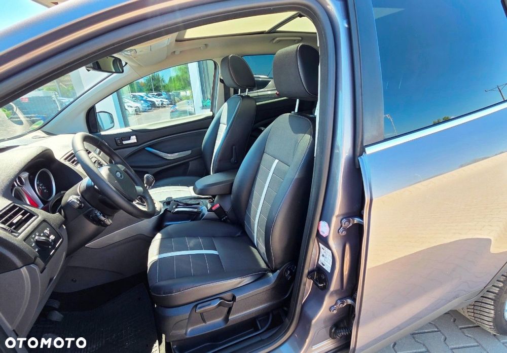 Ford Kuga - 25