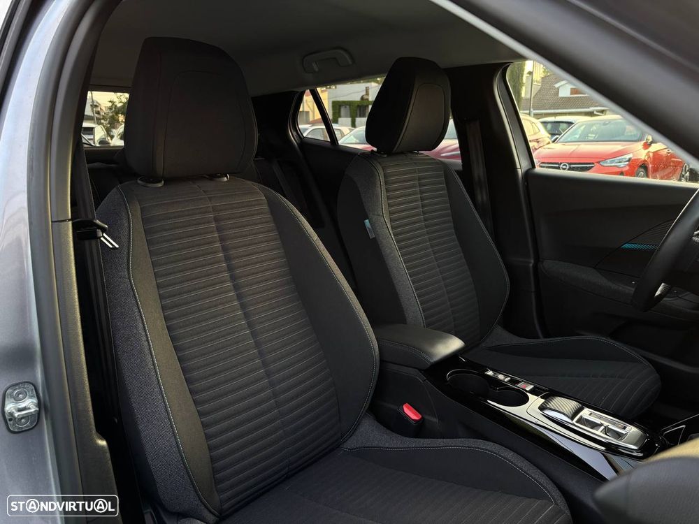 Peugeot e-2008 Style - 6