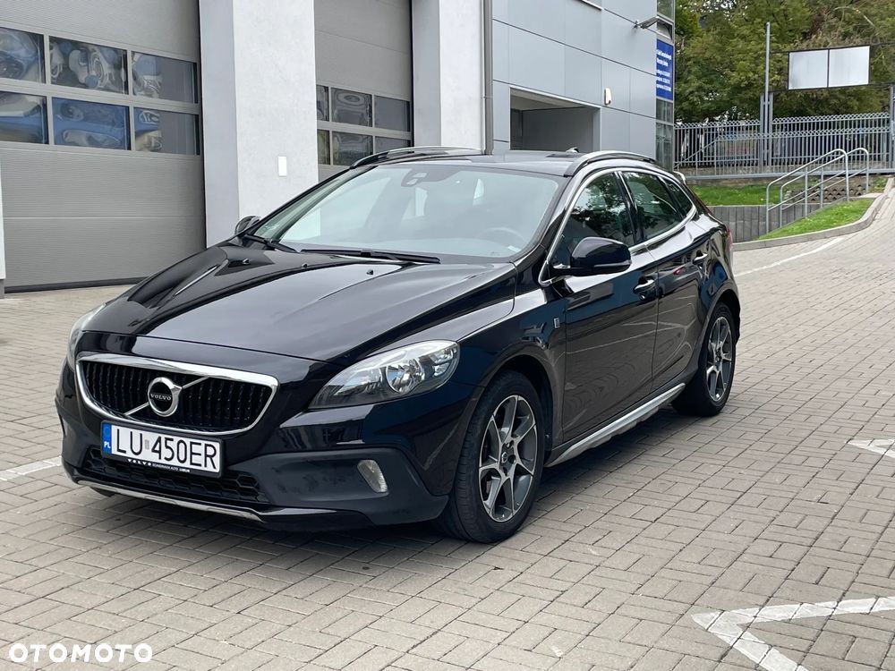 Volvo V40 Cross Country T3 Drive-E Ocean Race - 1
