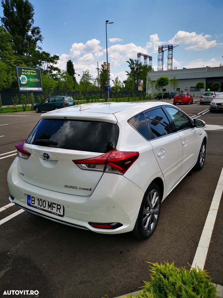 Toyota Auris 1.8 L VVT-i Sol - 3