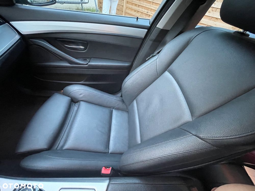 BMW Seria 5 520d xDrive - 7