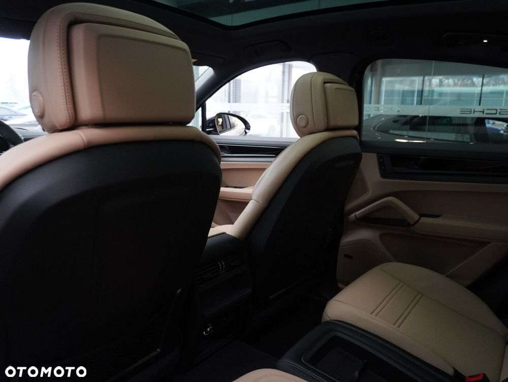 Porsche Cayenne - 31