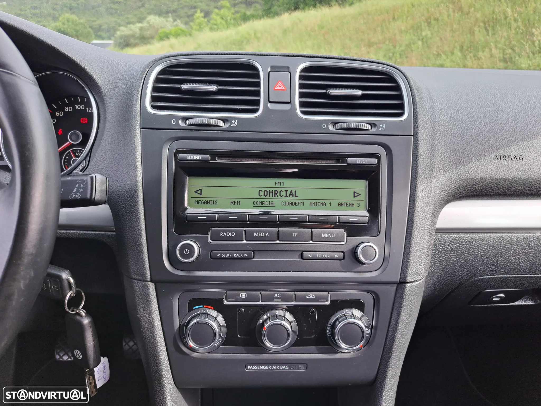VW Golf 2.0 TDi Confortline - 20
