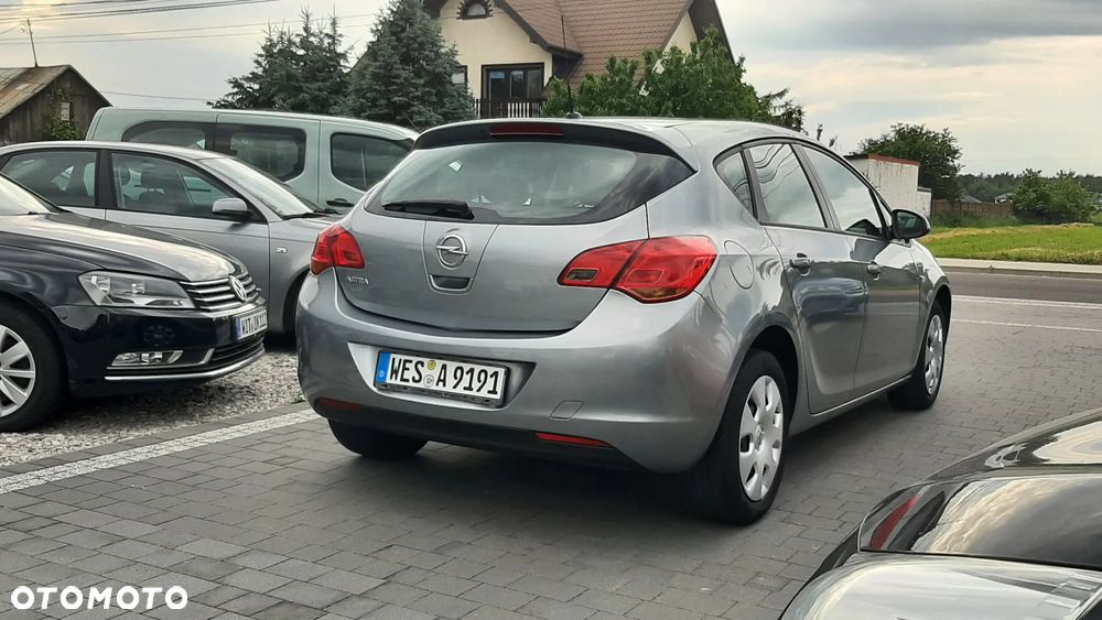 Opel Astra 1.6 Design Edition - 3