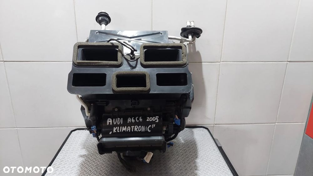 NAGRZEWNICA KLIMATRONIC AUDI A6 C6 3,2B NR 4F1820351J - 1
