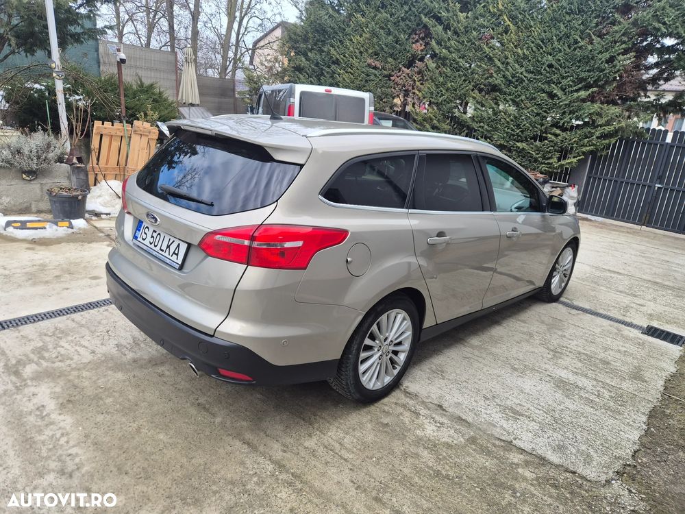 Ford Focus 2.0 TDCI Powershift Titanium - 4