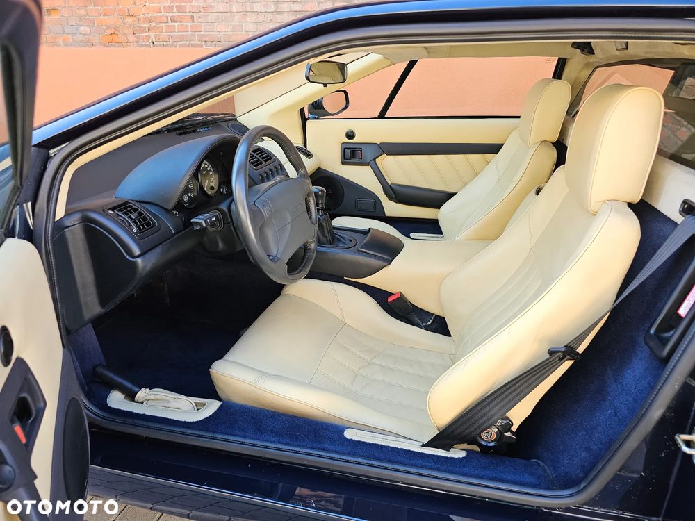 Lotus Esprit - 10