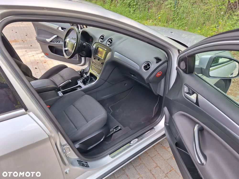 Ford Mondeo 2.0 TDCi Business Edition - 23