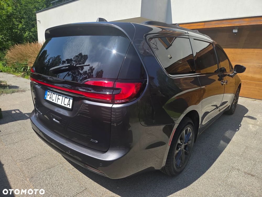 Chrysler Pacifica - 5