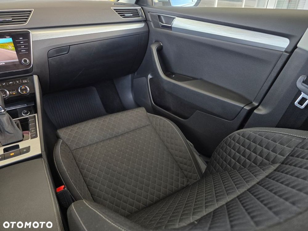 Skoda Superb 2.0 TDI SCR Ambition DSG - 20