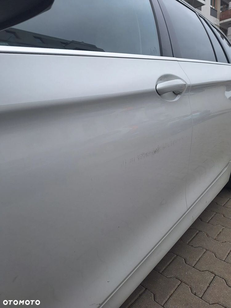 BMW Seria 5 520d xDrive - 4