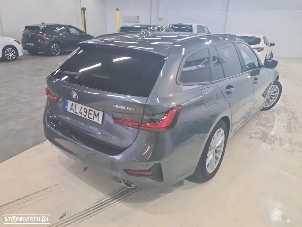 BMW 320 e Touring Corporate Edition Auto - 3