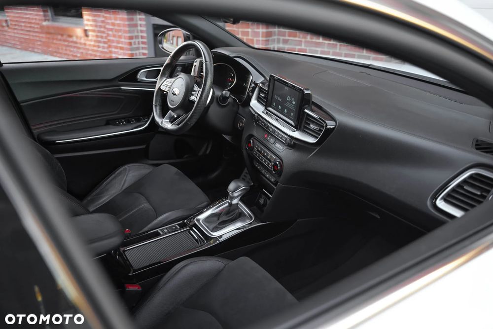 Kia ProCeed - 22