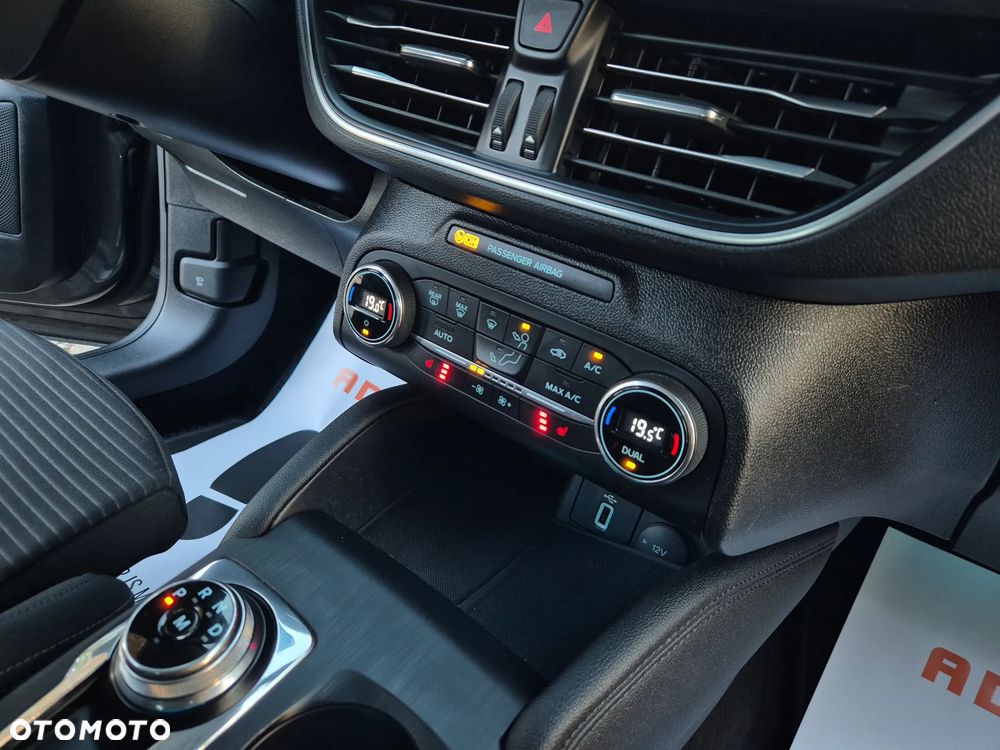 Ford Focus 1.5 EcoBlue Start-Stopp-System TITANIUM DESIGN - 40