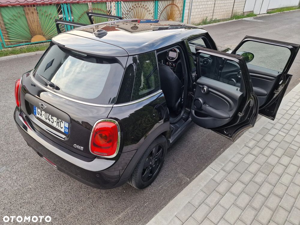 MINI ONE Essential Trim - 19