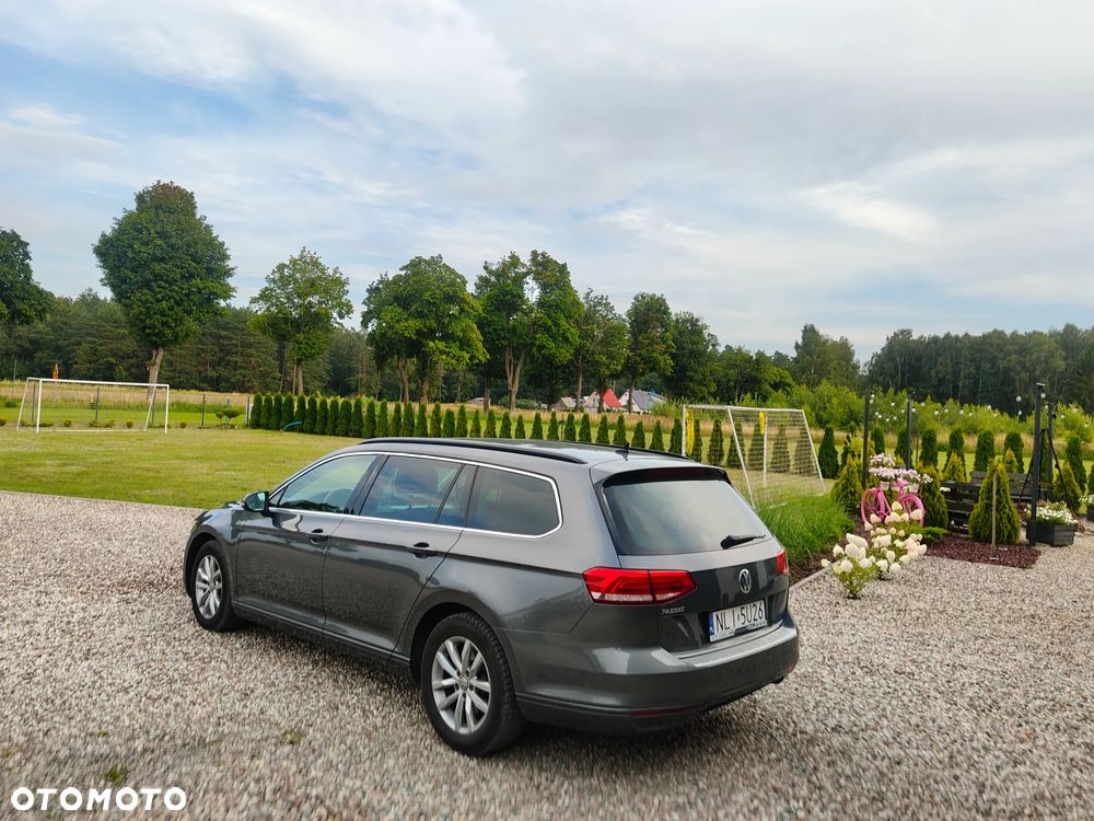 Volkswagen Passat 2.0 TDI (BlueMotion Technology) Comfortline - 24