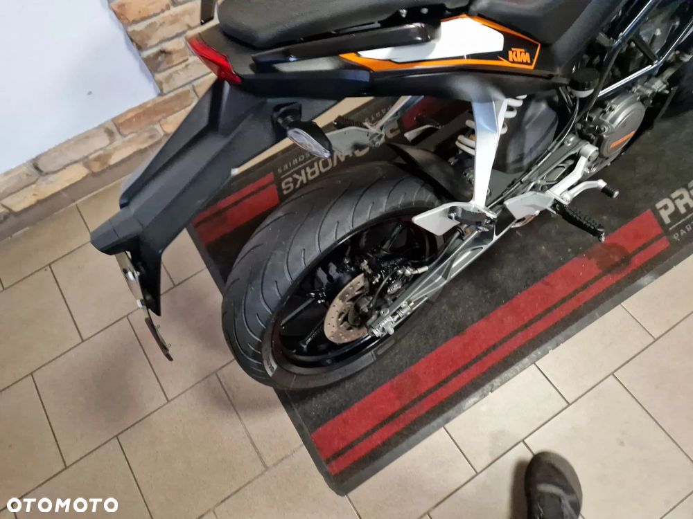 KTM Duke 125 - 24