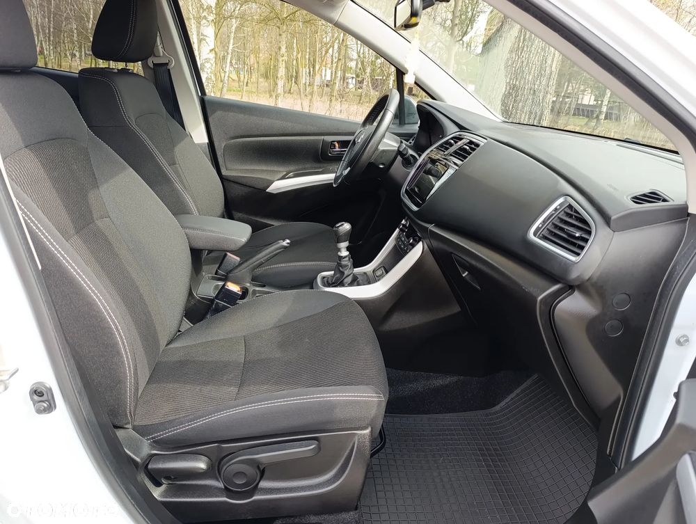 Suzuki SX4 S-Cross 1.4 T Premium - 13