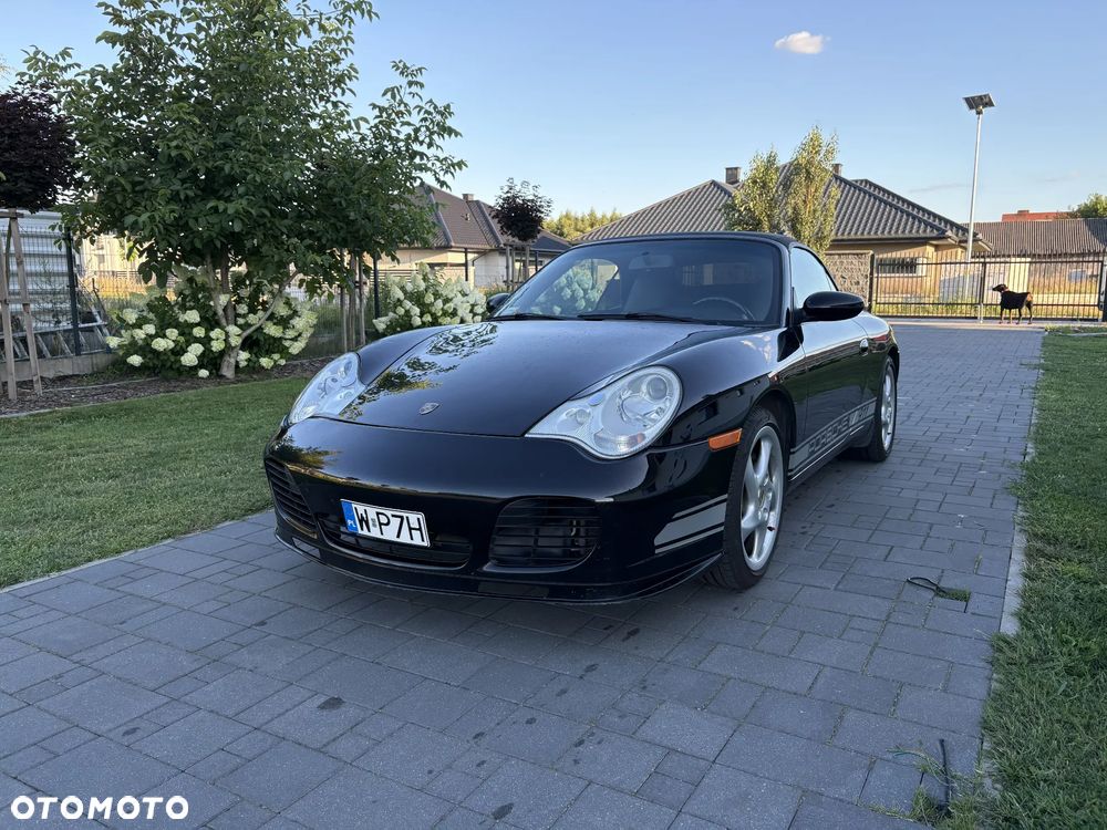 Porsche 911 Carrera 4 - 2