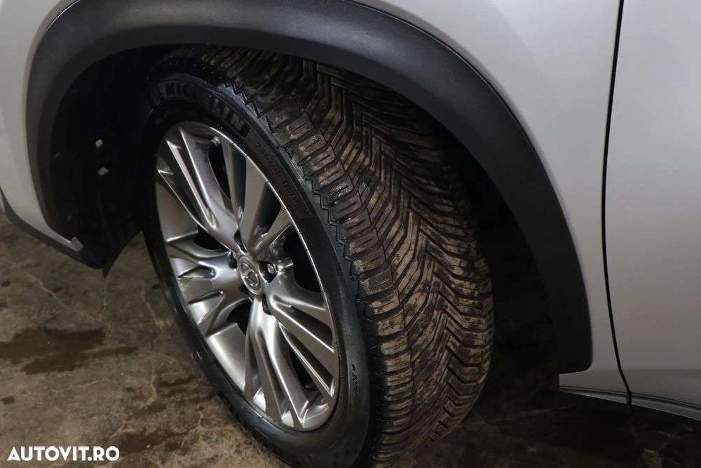 Lexus Seria NX 300h - 32