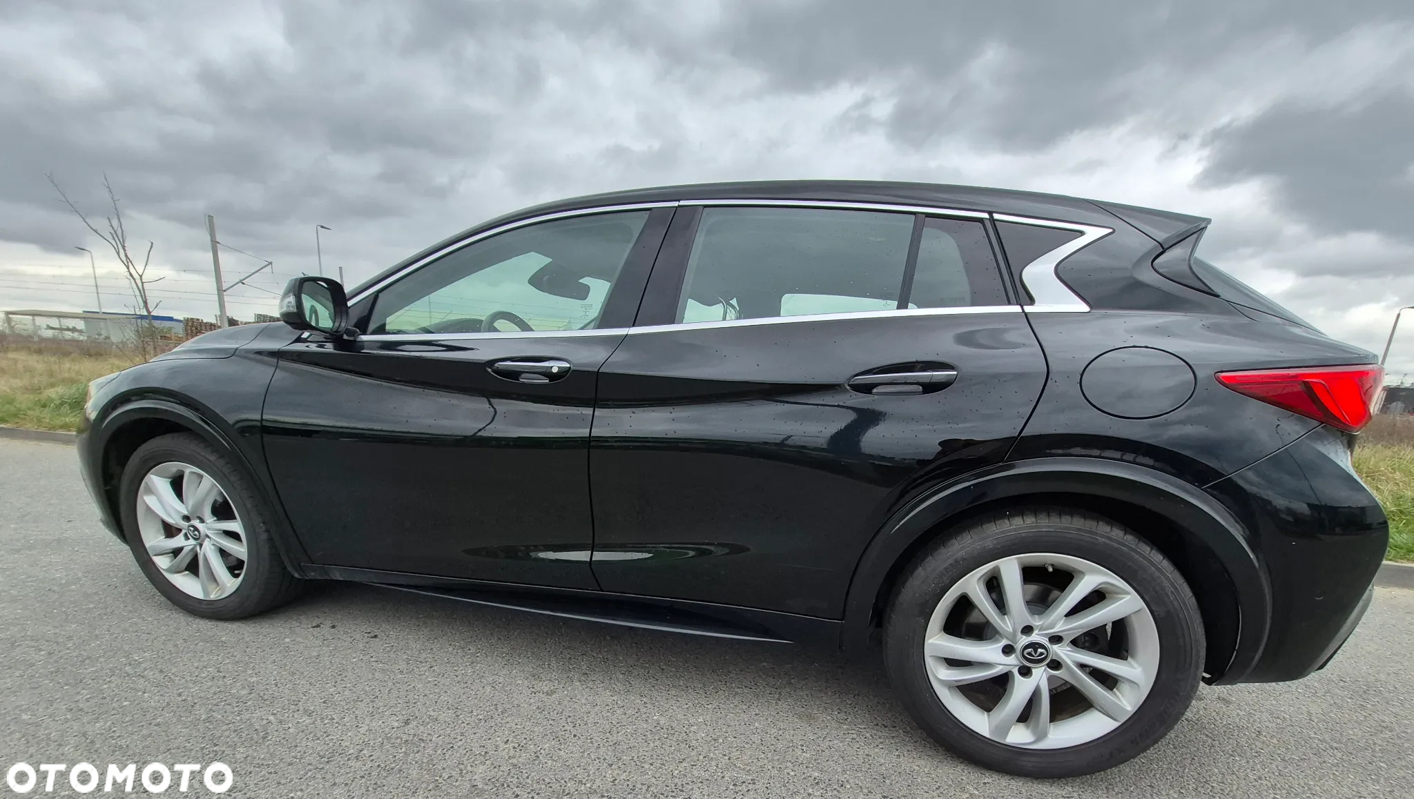 Infiniti Q30 1.6t - 6