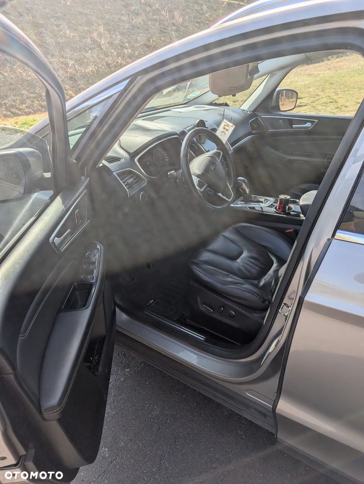 Ford S-Max - 12