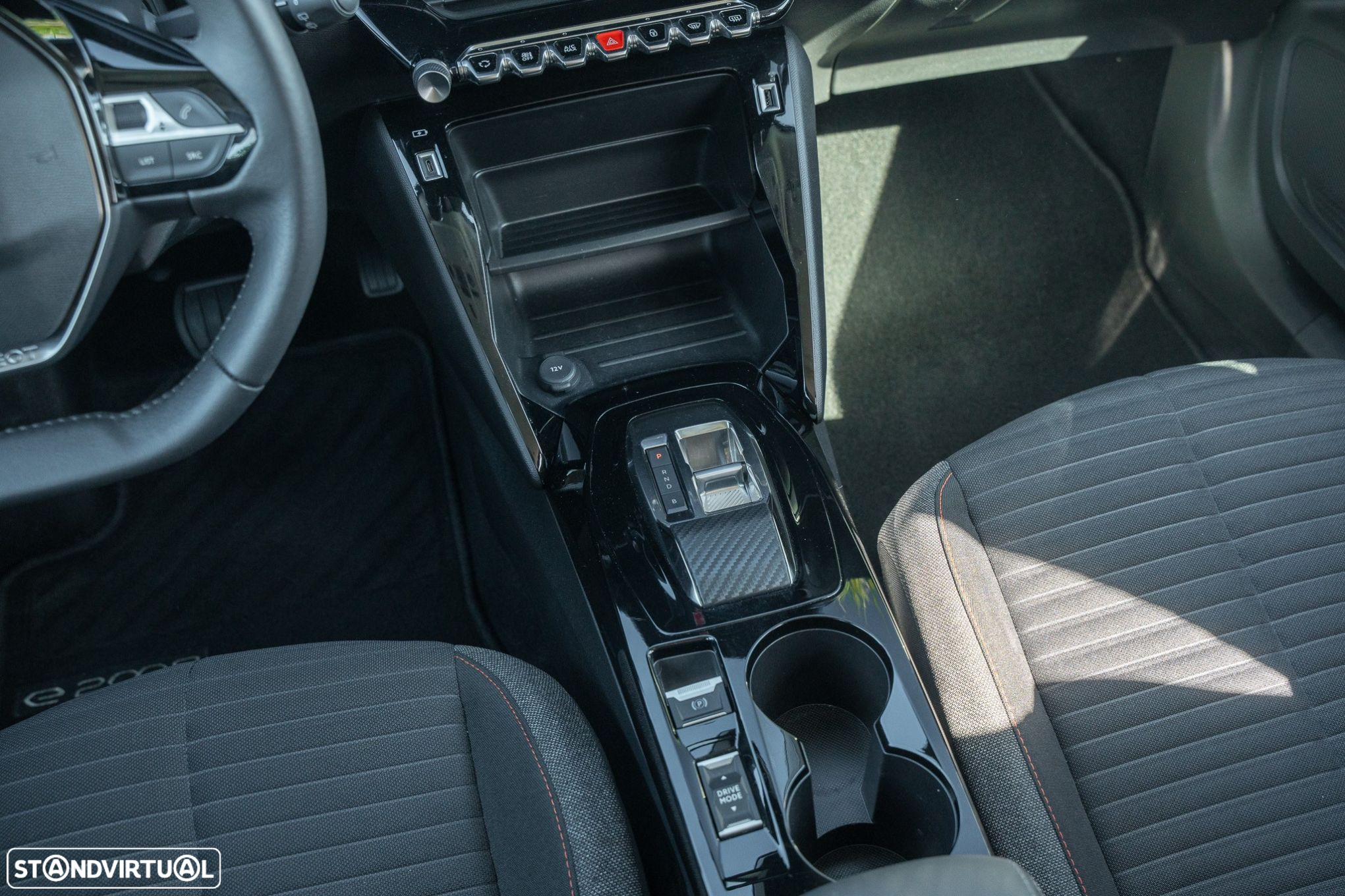 Peugeot e-2008 50 kWh Active Pack - 14