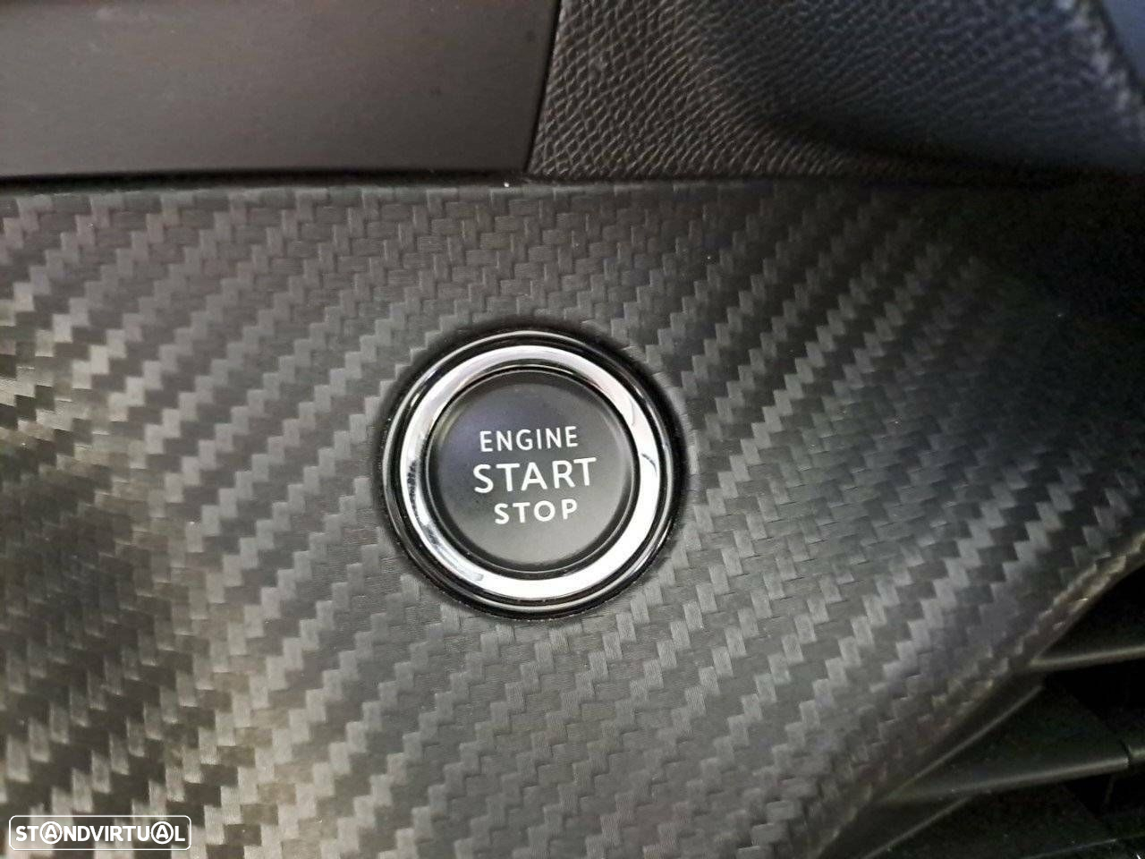 Peugeot 2008 1.2 PureTech Allure EAT8 - 18