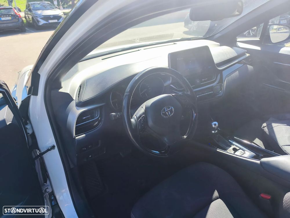 Toyota C-HR 1.8 HSD Comfort+P.Style - 4