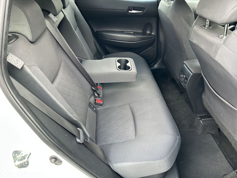 Toyota Corolla Cross - 18