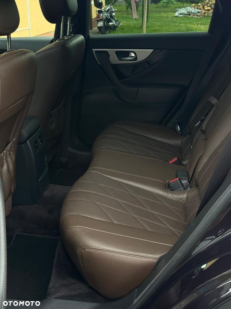 Infiniti QX70 3.7 S - 13