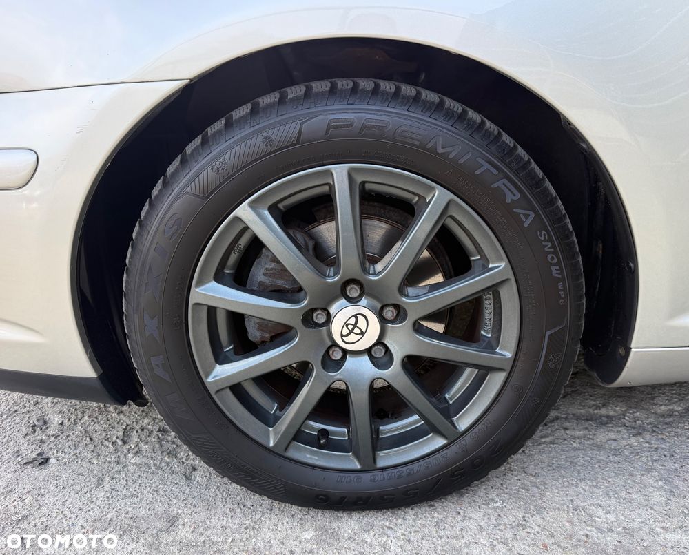 Toyota Avensis 1.8 VVT-i Combi - 32