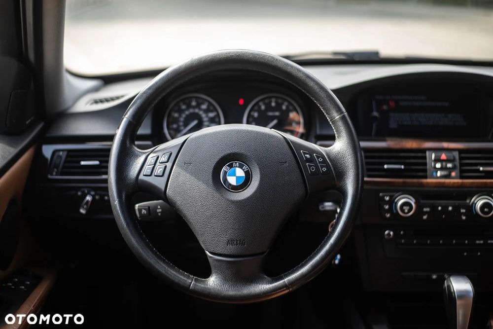 BMW Seria 3 335i xDrive - 10