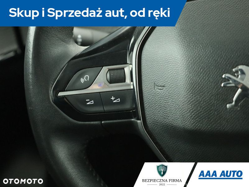 Peugeot 208 - 14