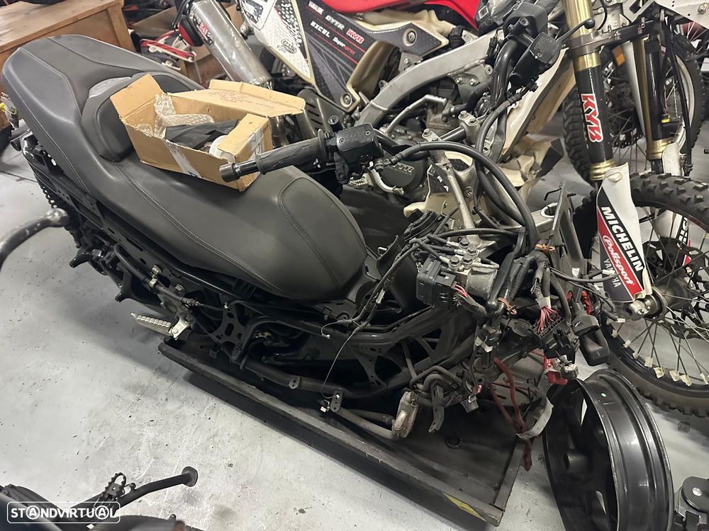 Yamaha x-max 300 - 4