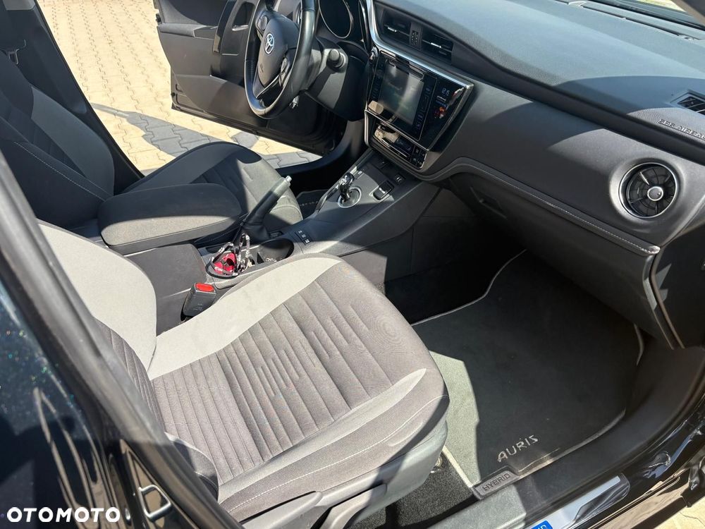 Toyota Auris - 11