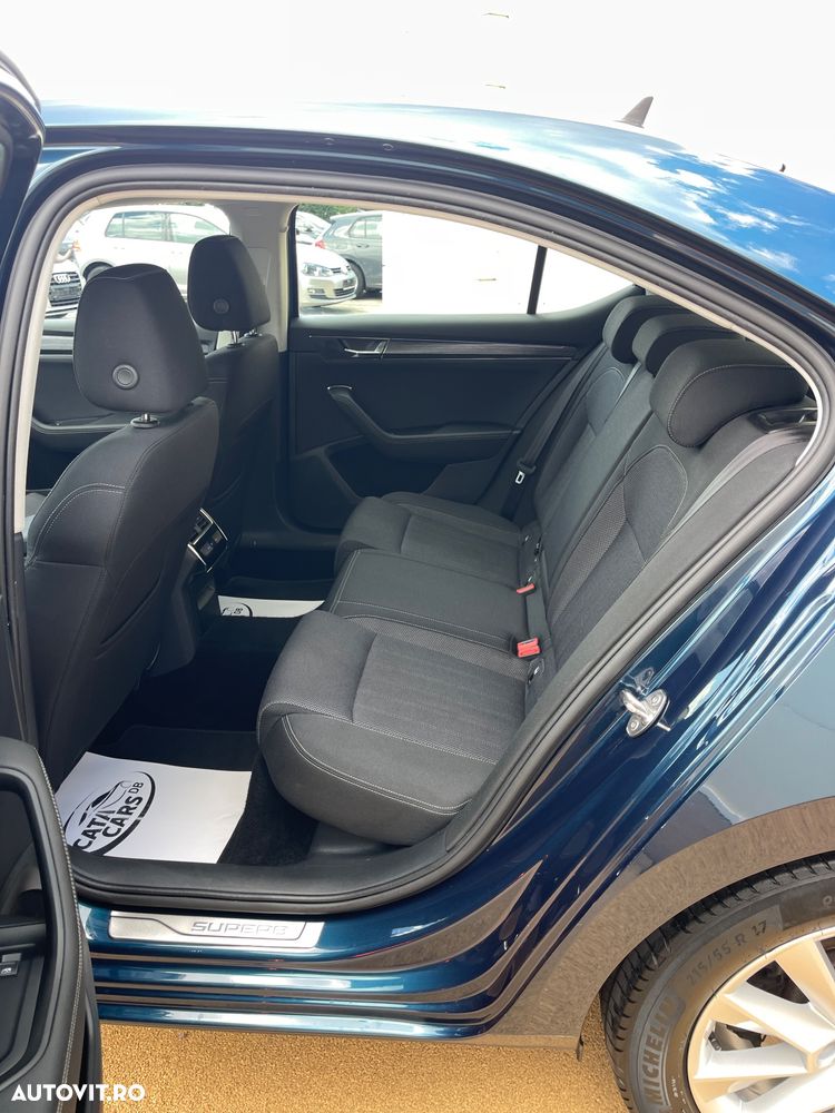 Skoda Superb 2.0 TDI DSG Premium Edition - 28