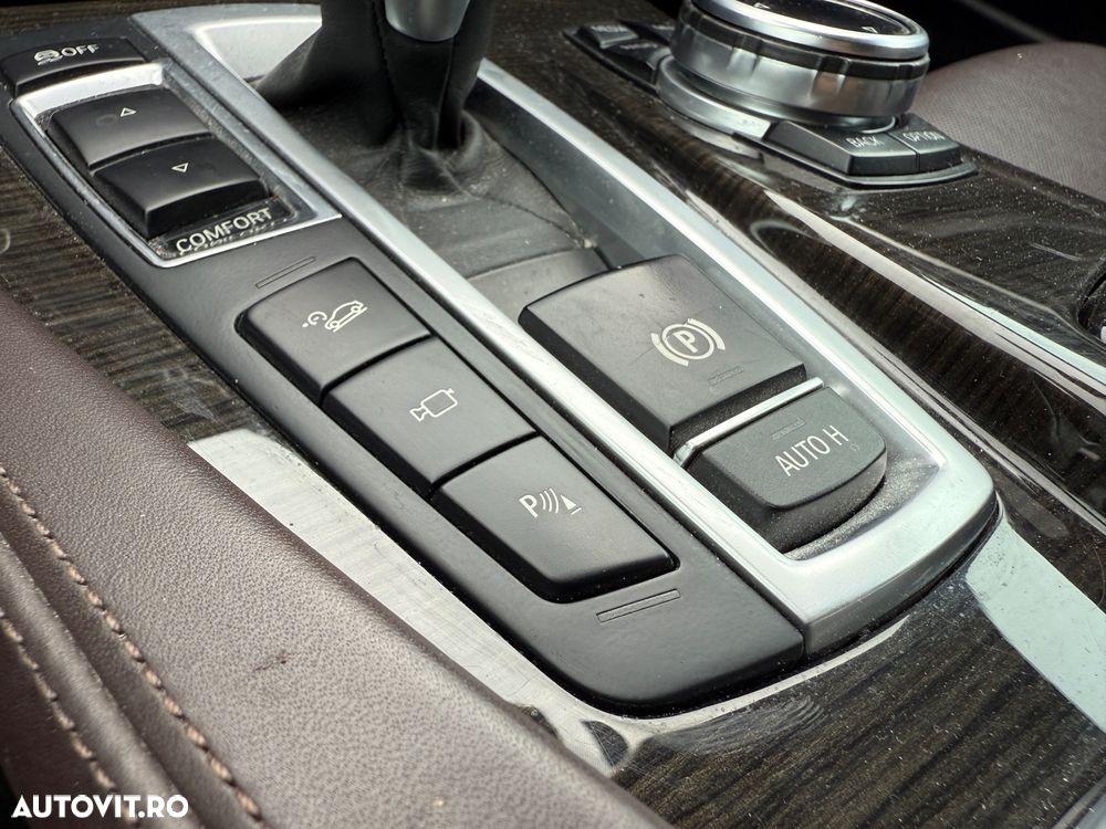 BMW Seria 5 530d xDrive AT - 13