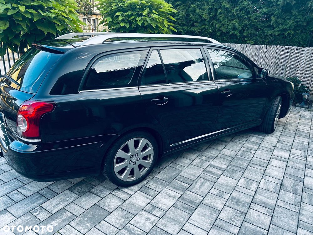 Toyota Avensis 2.0 D-4D - 5
