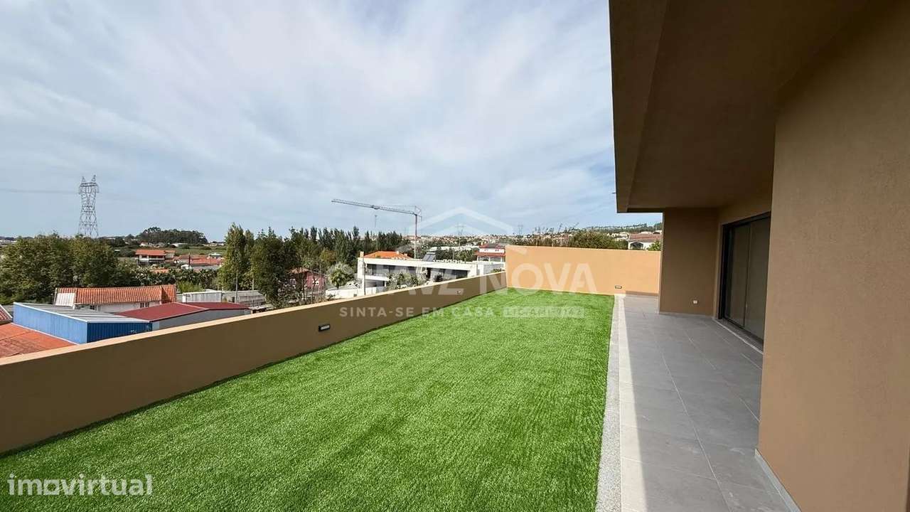 Moradia Geminada V3 Nova c/ Jardim e Garagem em Escapães - Grande imagem: 4/26